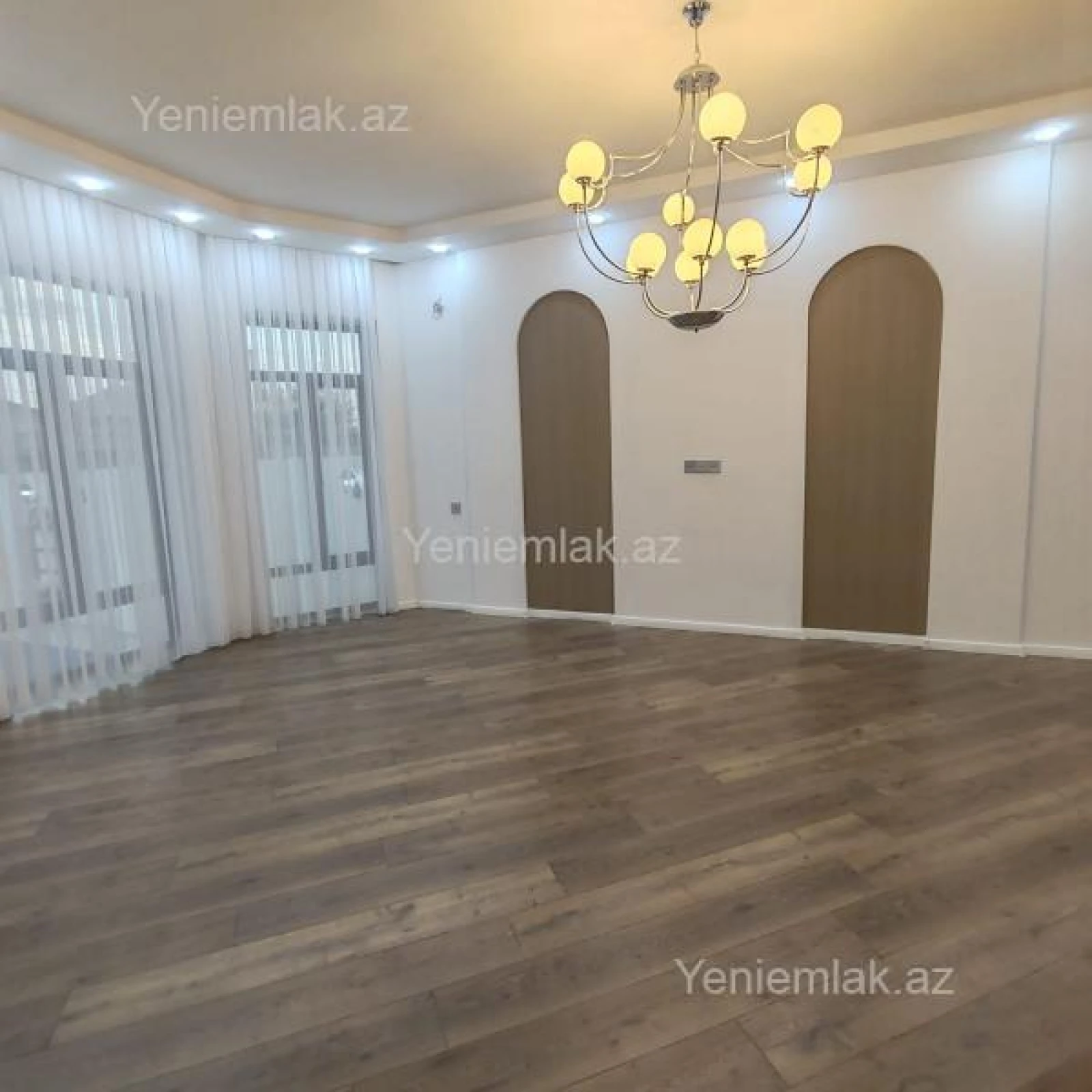 Satılır 5 otaqlı həyət evi 210 m²