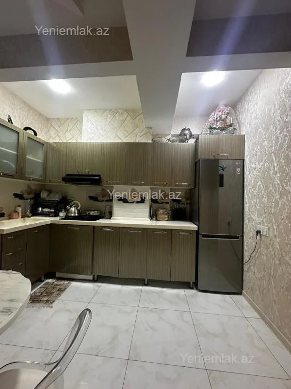 Satılır 3 otaqlı yeni tikili 72 m²