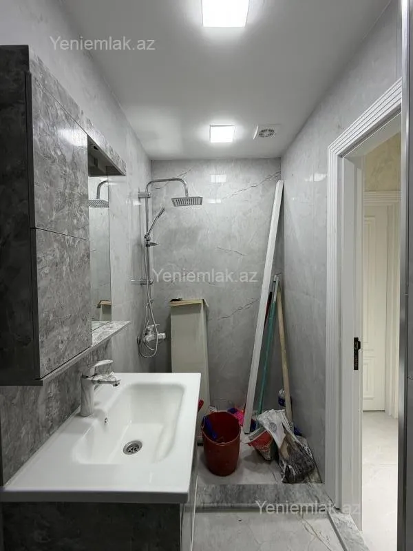 Satılır 2 otaqlı köhnə tikili 40 m²