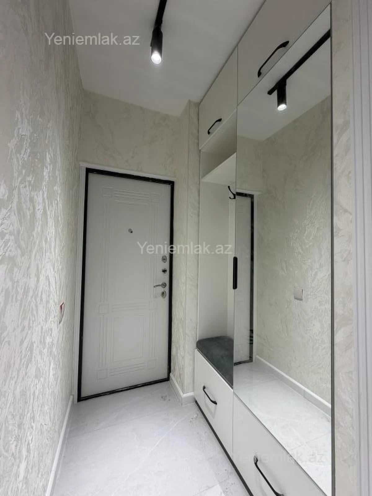 Satılır 2 otaqlı köhnə tikili 40 m²