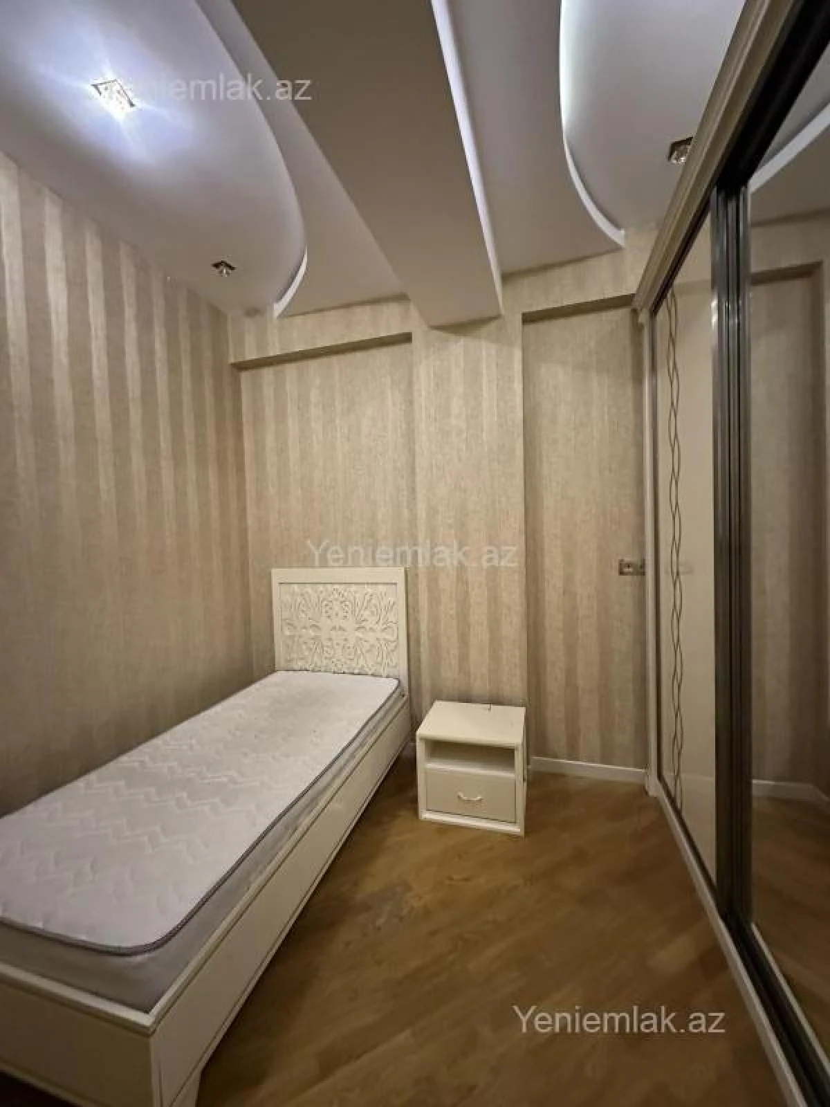 Satılır 3 otaqlı yeni tikili 70 m²