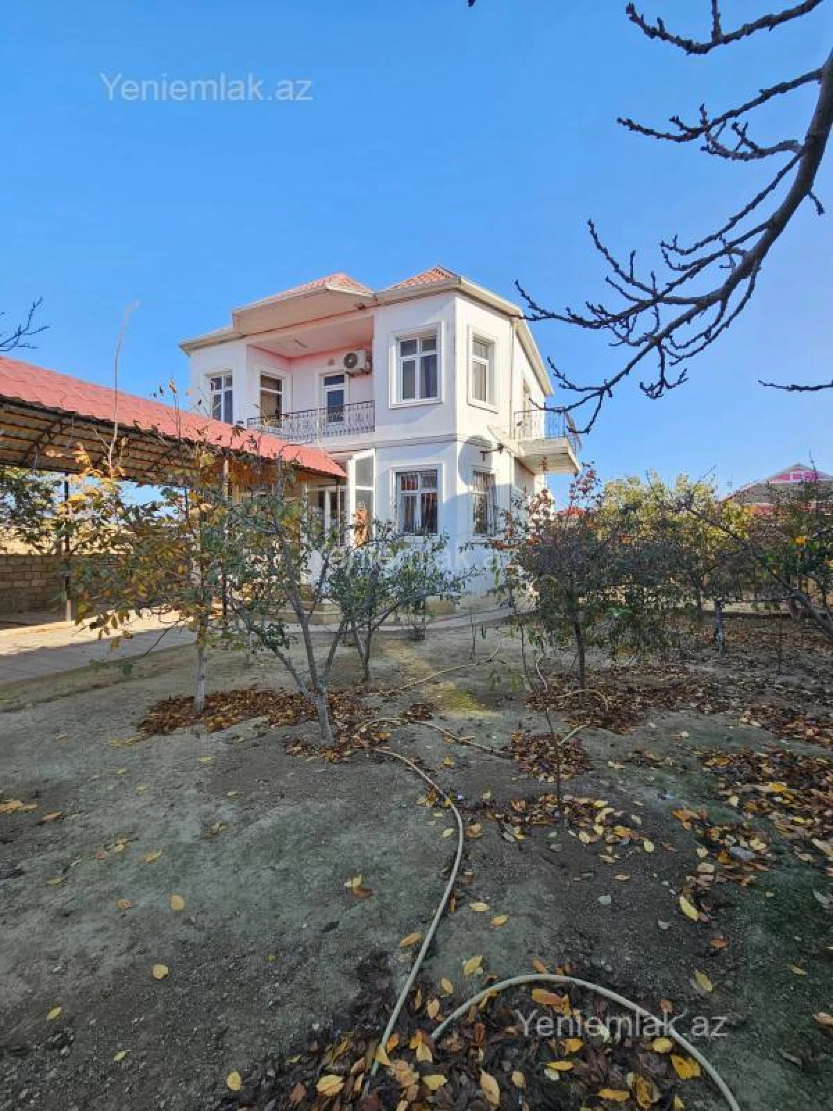 Satılır 6 otaqlı həyət evi 160 m²