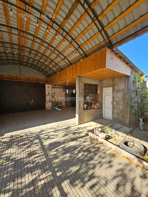 Satılır 6 otaqlı həyət evi 160 m²