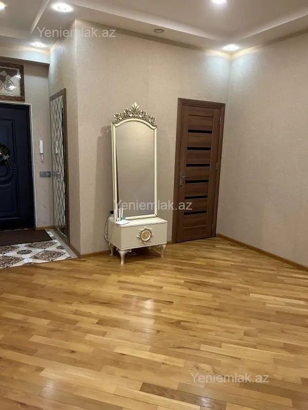 Satılır 4 otaqlı yeni tikili 145 m²