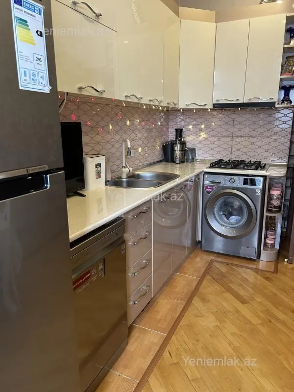 Satılır 4 otaqlı yeni tikili 145 m²