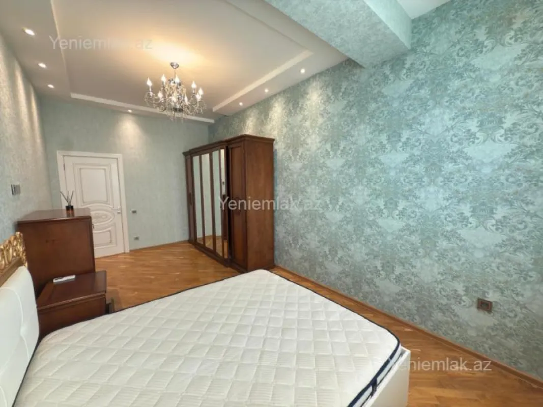 Satılır 3 otaqlı yeni tikili 127 m²