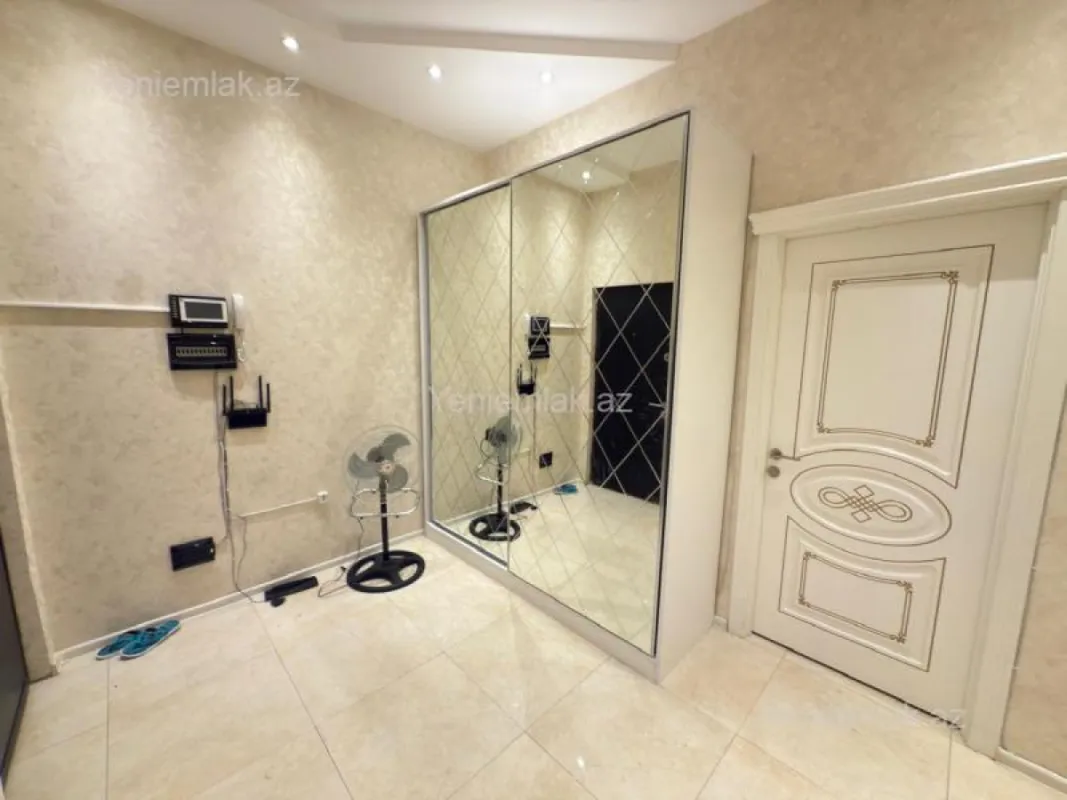 Satılır 3 otaqlı yeni tikili 127 m²