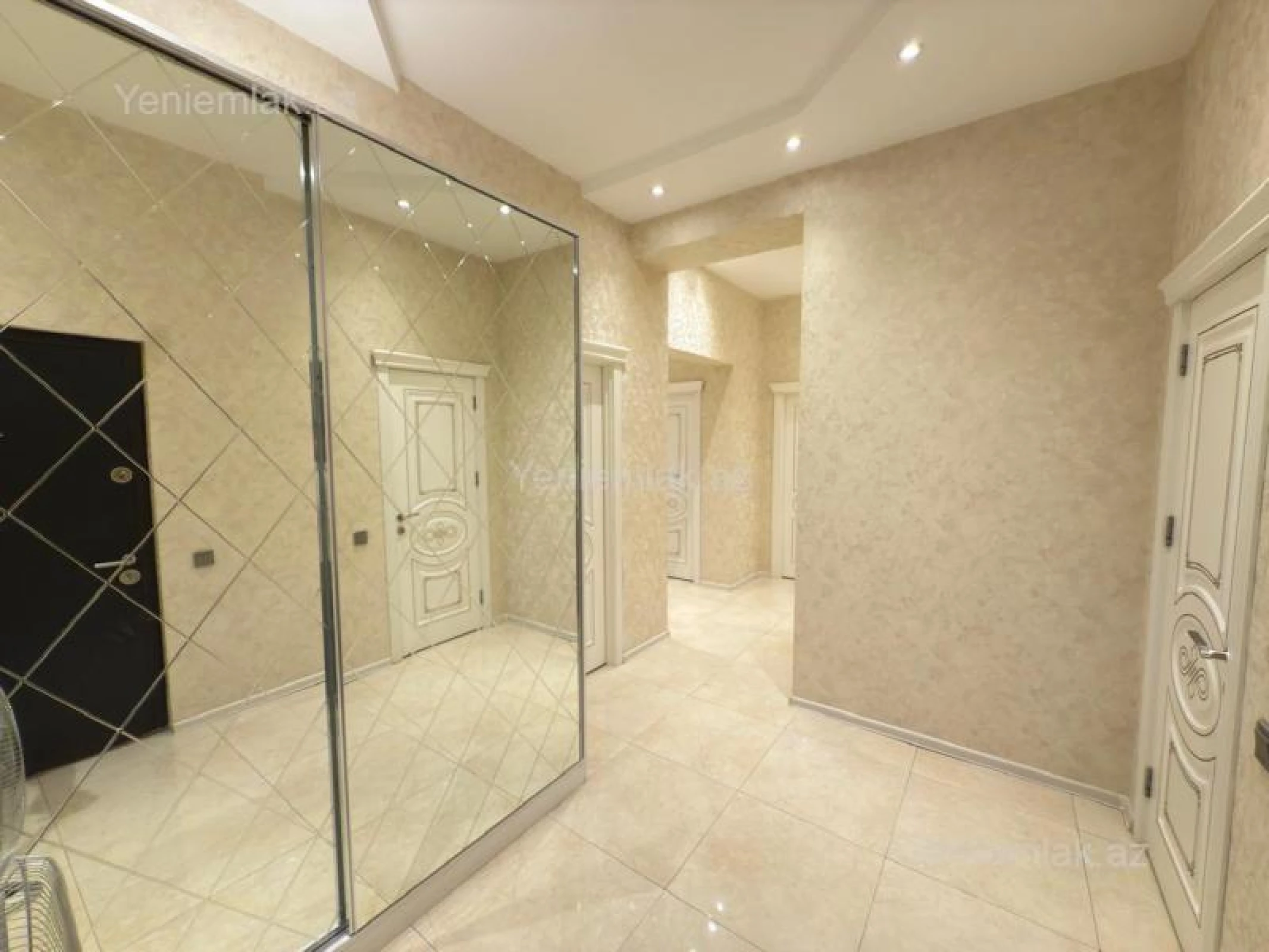 Satılır 3 otaqlı yeni tikili 127 m²