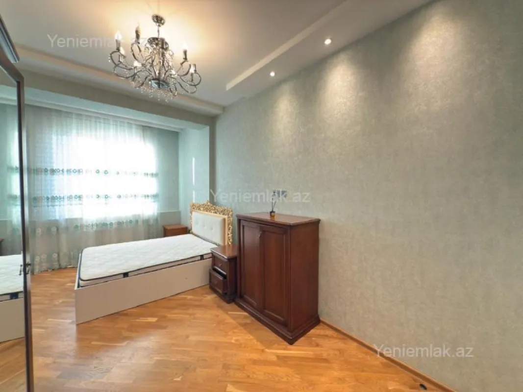Satılır 3 otaqlı yeni tikili 127 m²