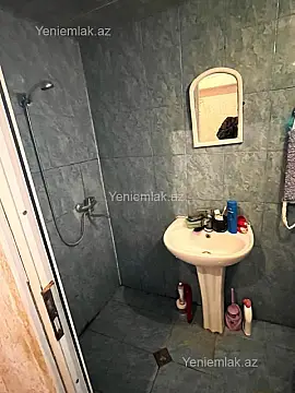 Satılır 2 otaqlı köhnə tikili 45 m²
