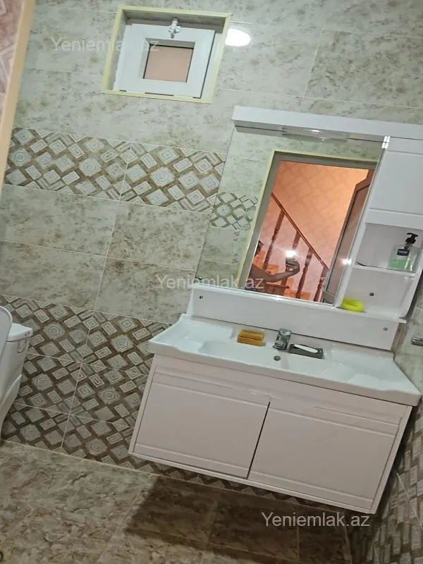Satılır 4 otaqlı həyət evi 140 m²