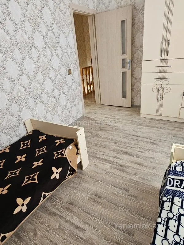 Satılır 4 otaqlı həyət evi 140 m²