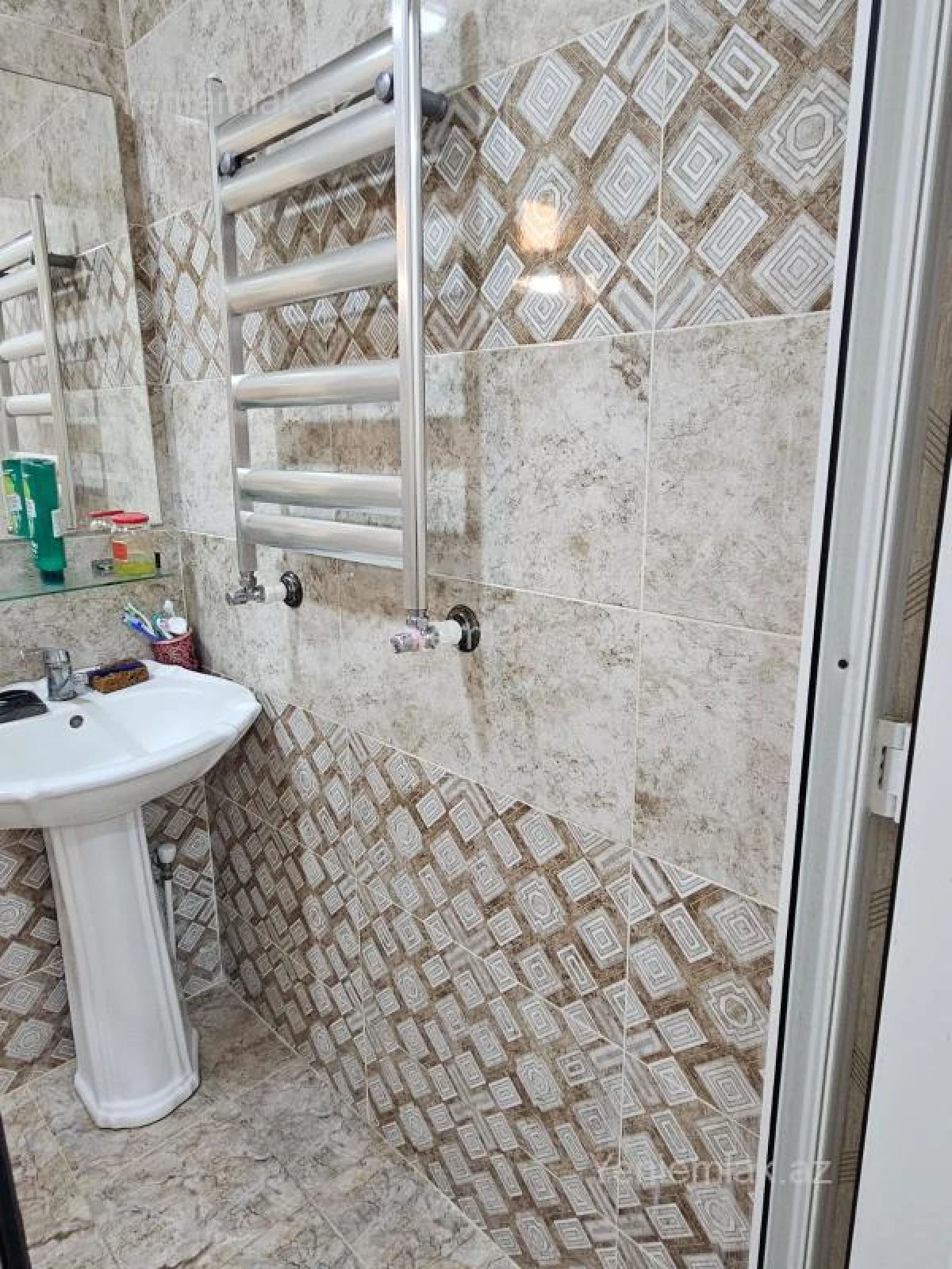 Satılır 4 otaqlı həyət evi 140 m²