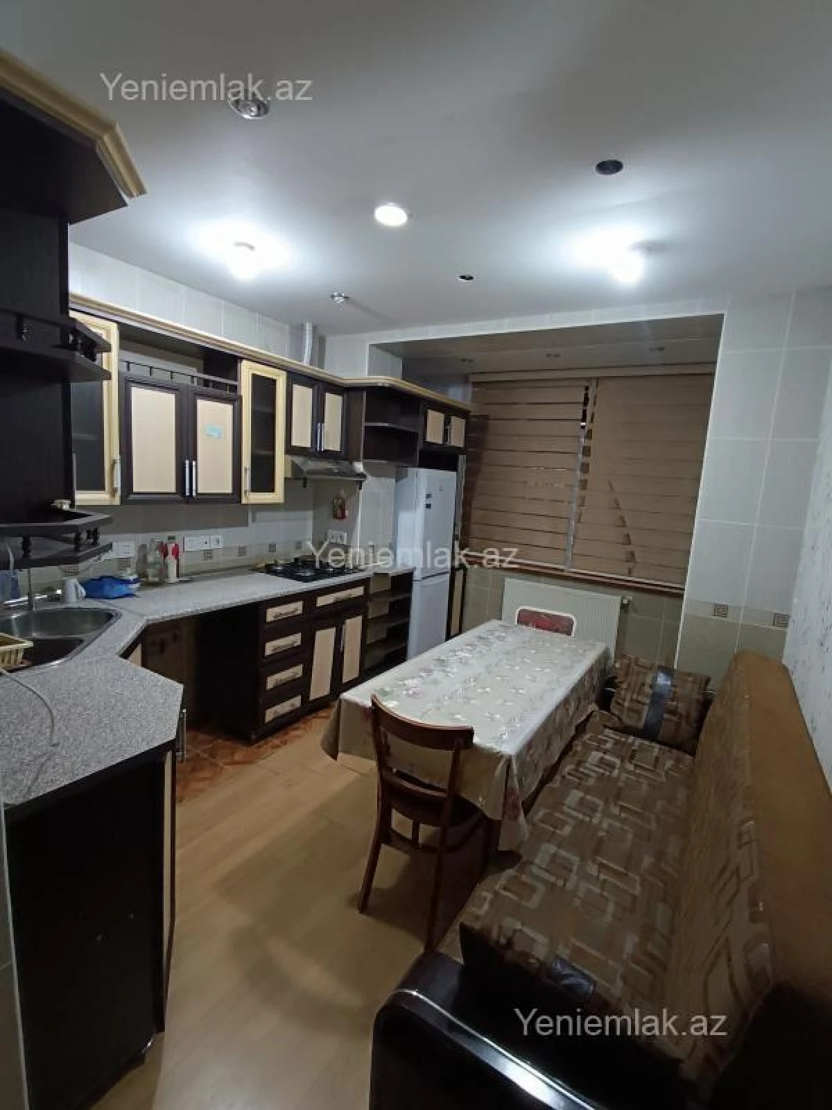 Satılır 5 otaqlı köhnə tikili 131 m²