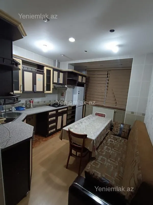 Satılır 5 otaqlı köhnə tikili 131 m²