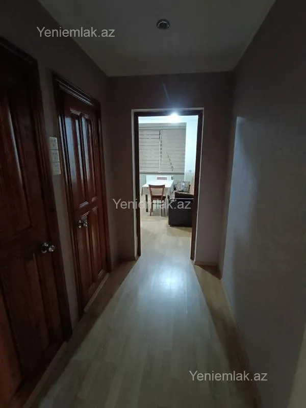 Satılır 5 otaqlı köhnə tikili 131 m²