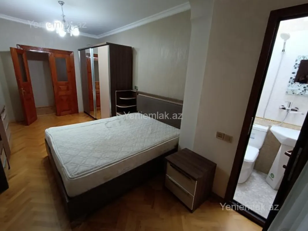 Satılır 5 otaqlı köhnə tikili 131 m²