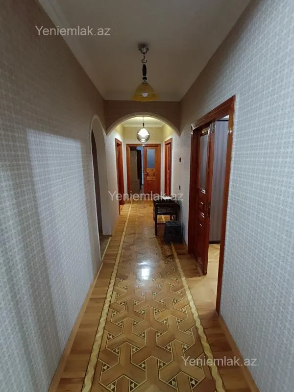 Satılır 5 otaqlı köhnə tikili 131 m²