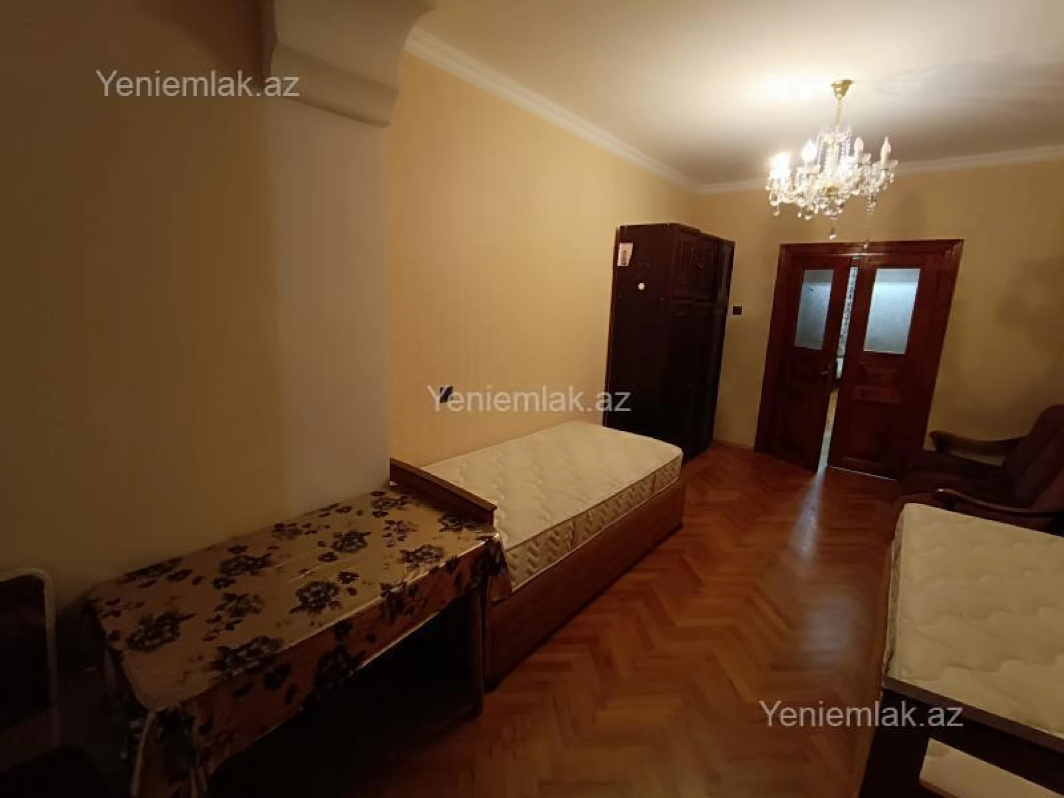 Satılır 5 otaqlı köhnə tikili 131 m²
