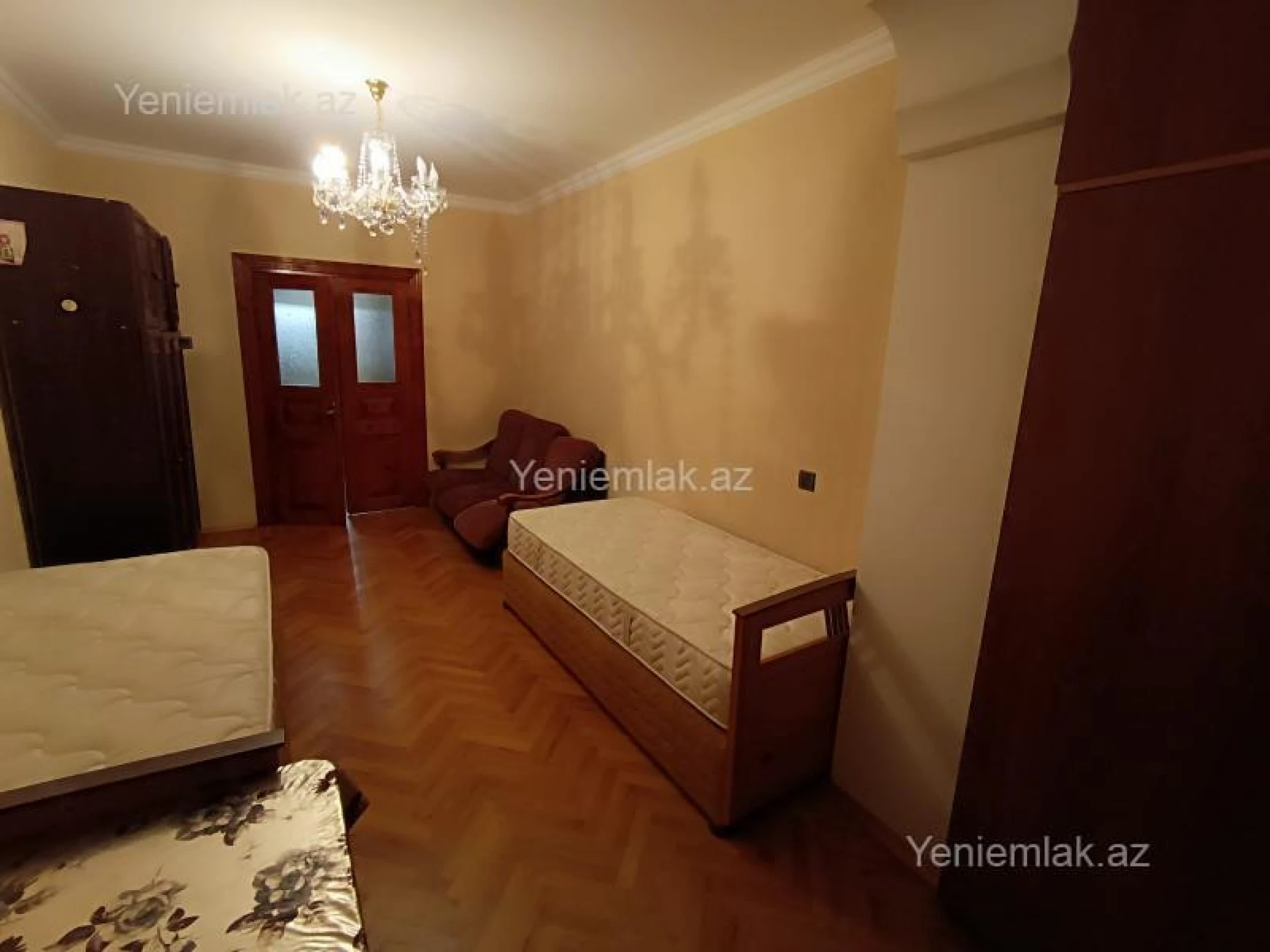 Satılır 5 otaqlı köhnə tikili 131 m²
