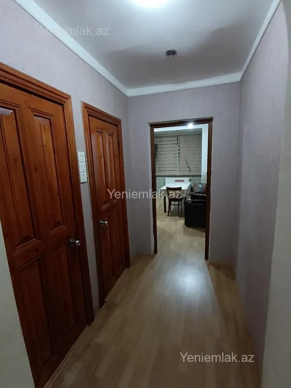 Satılır 5 otaqlı köhnə tikili 131 m²