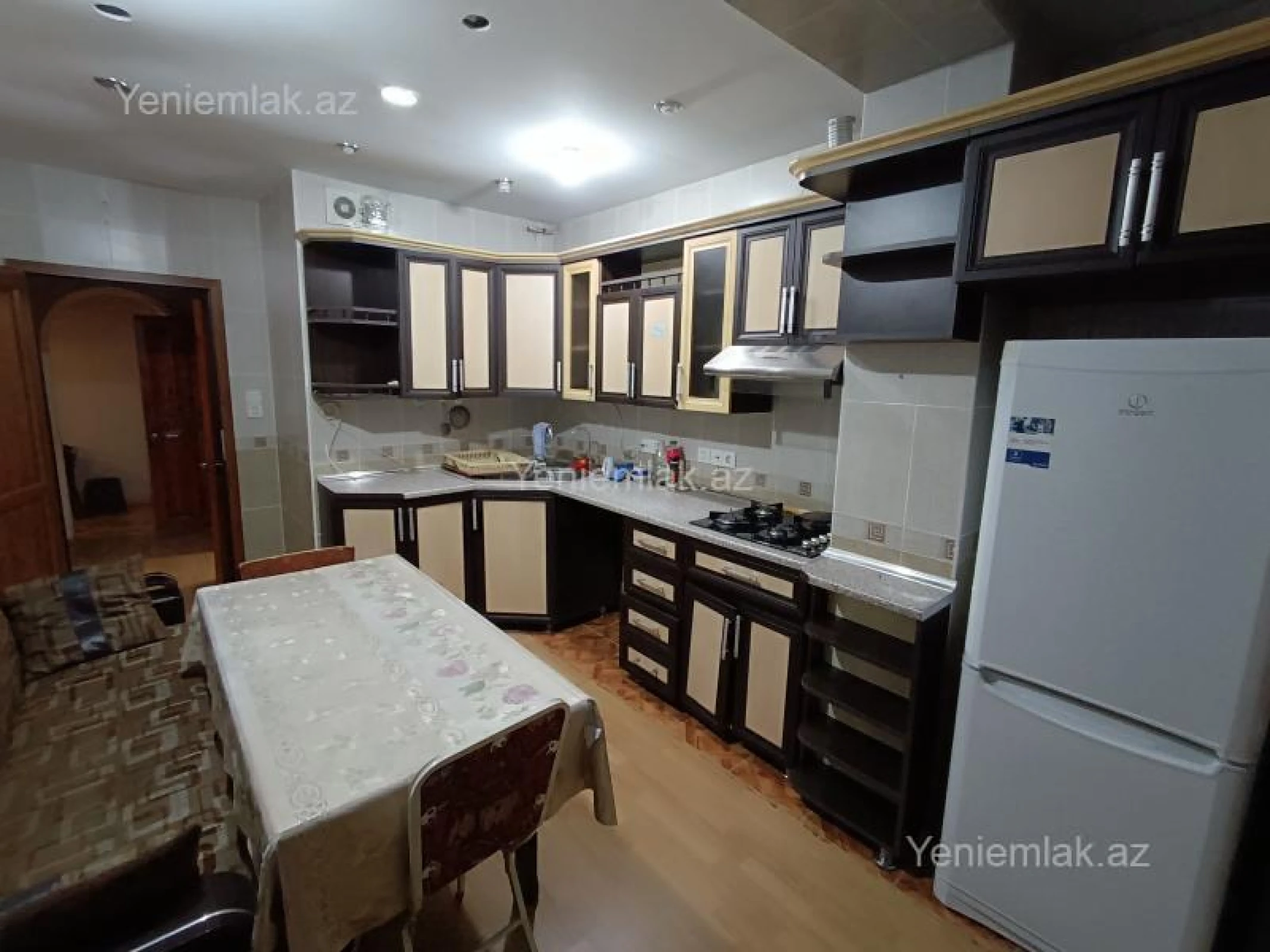 Satılır 5 otaqlı köhnə tikili 131 m²