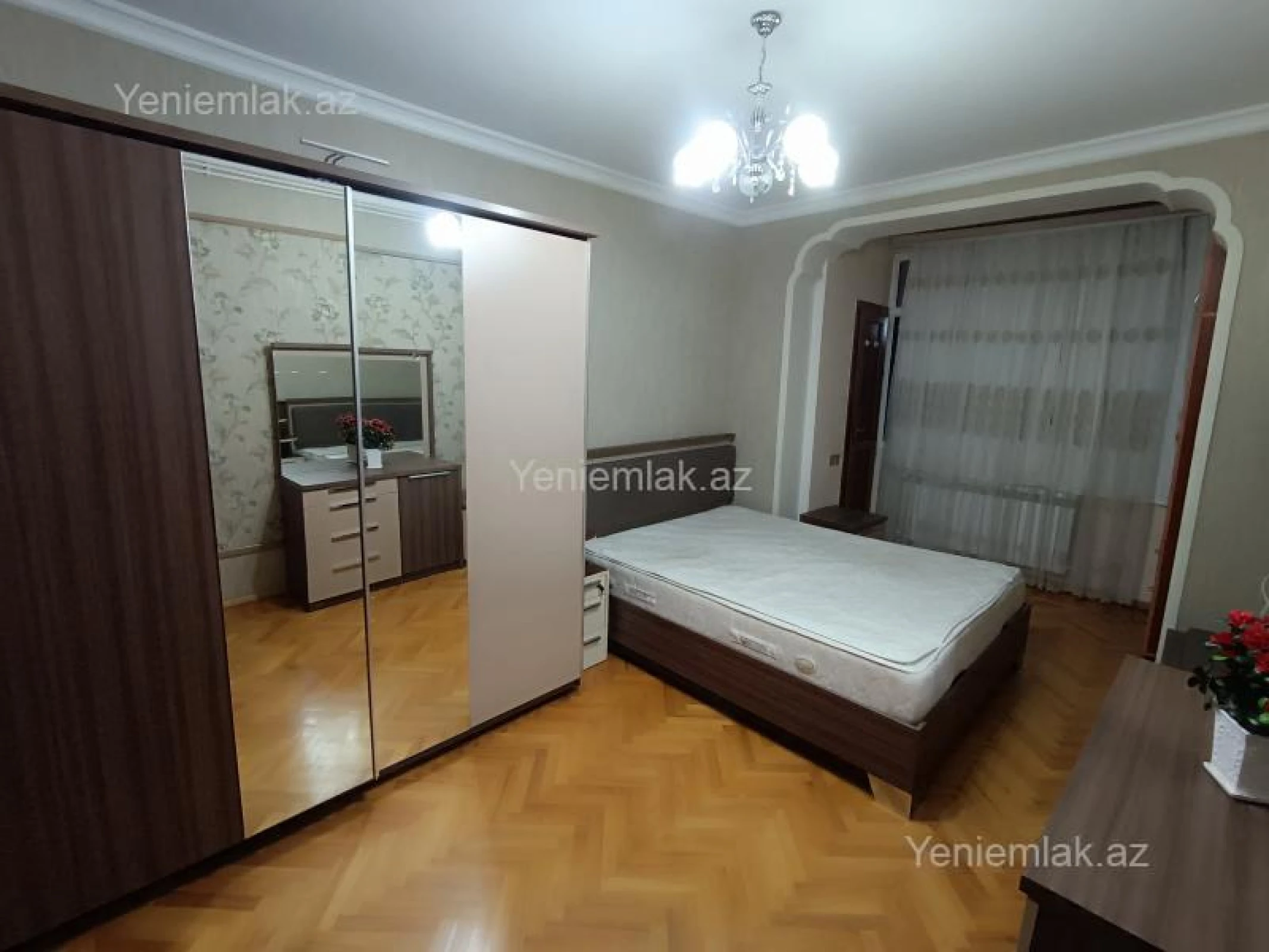 Satılır 5 otaqlı köhnə tikili 131 m²