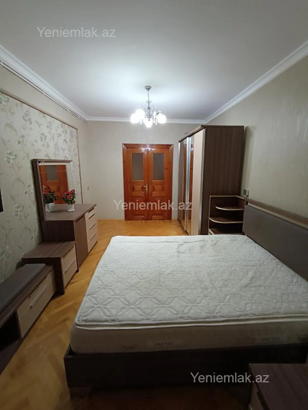 Satılır 5 otaqlı köhnə tikili 131 m²