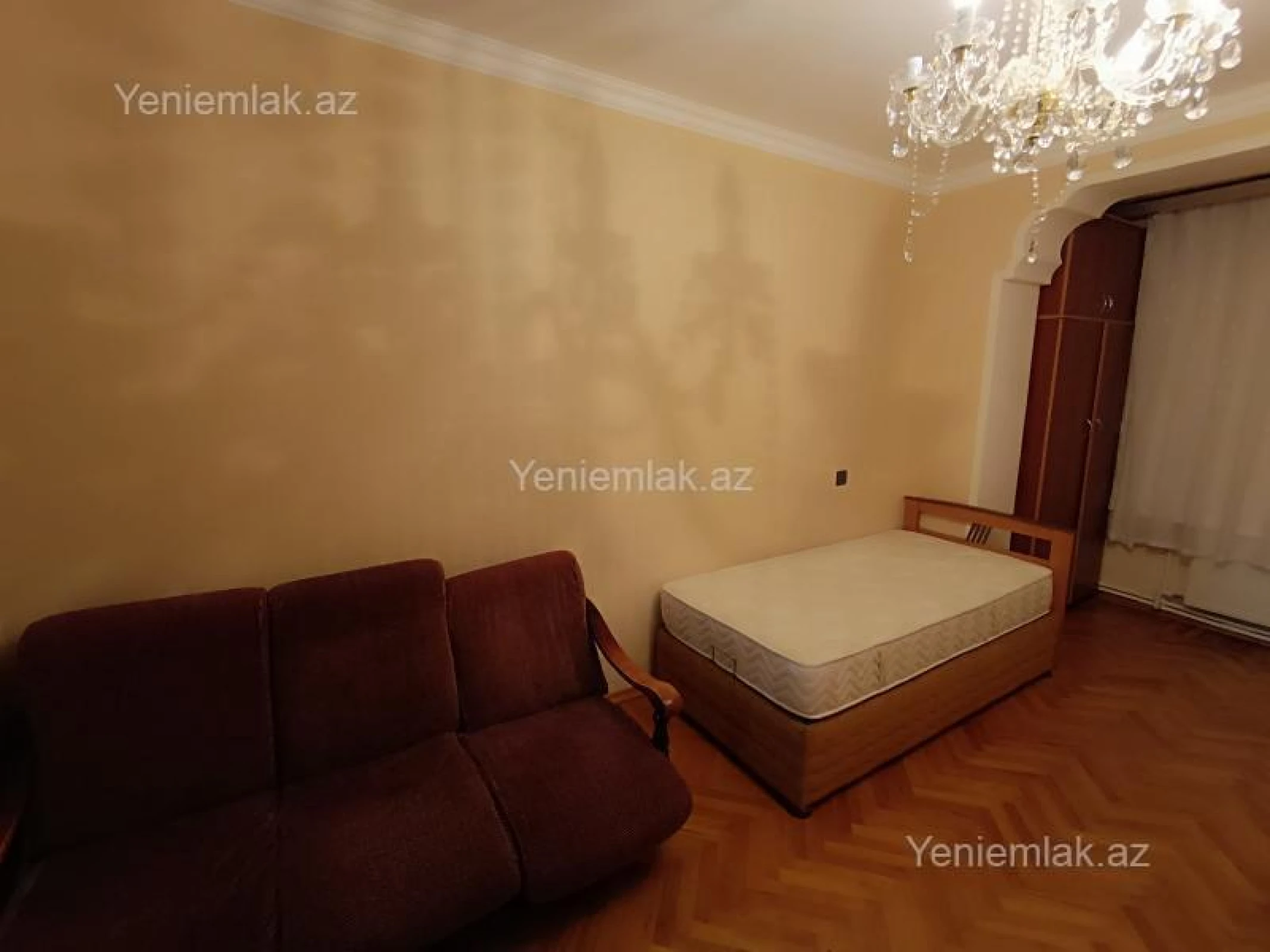 Satılır 5 otaqlı köhnə tikili 131 m²