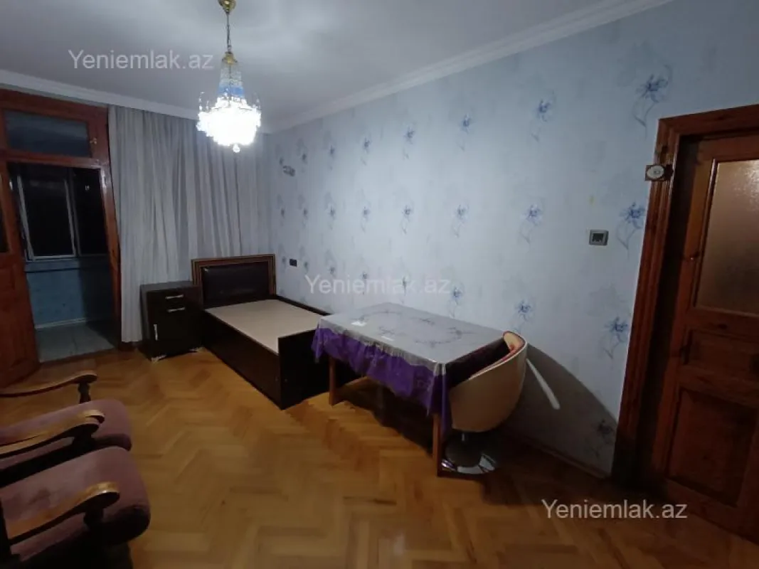 Satılır 5 otaqlı köhnə tikili 131 m²