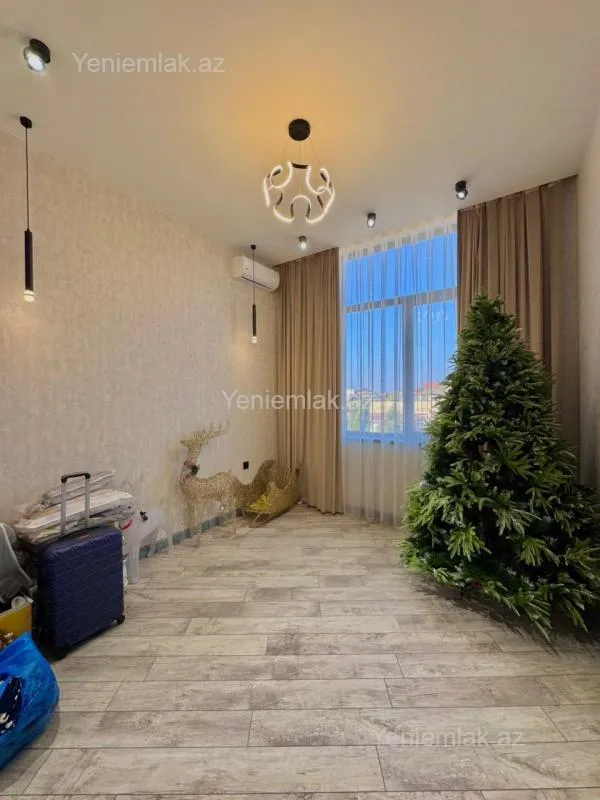 Satılır 4 otaqlı həyət evi 250 m²