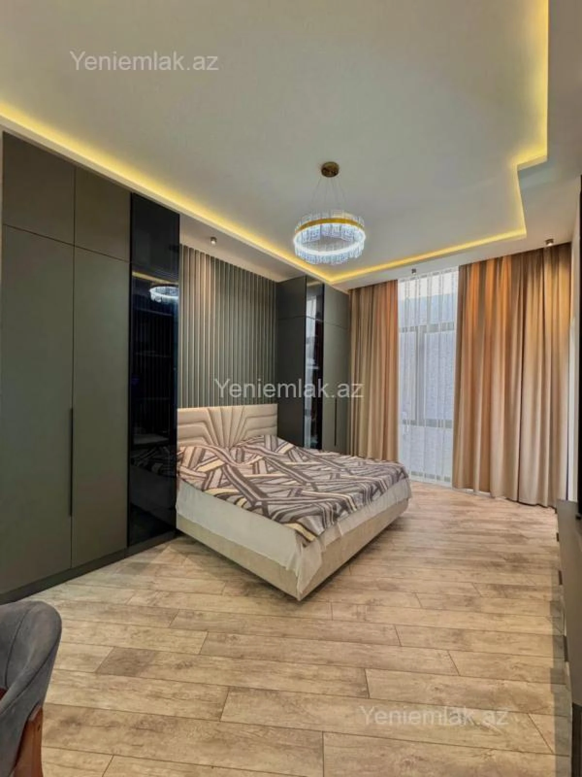 Satılır 4 otaqlı həyət evi 250 m²
