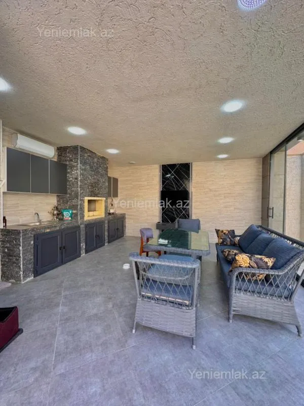 Satılır 4 otaqlı həyət evi 250 m²