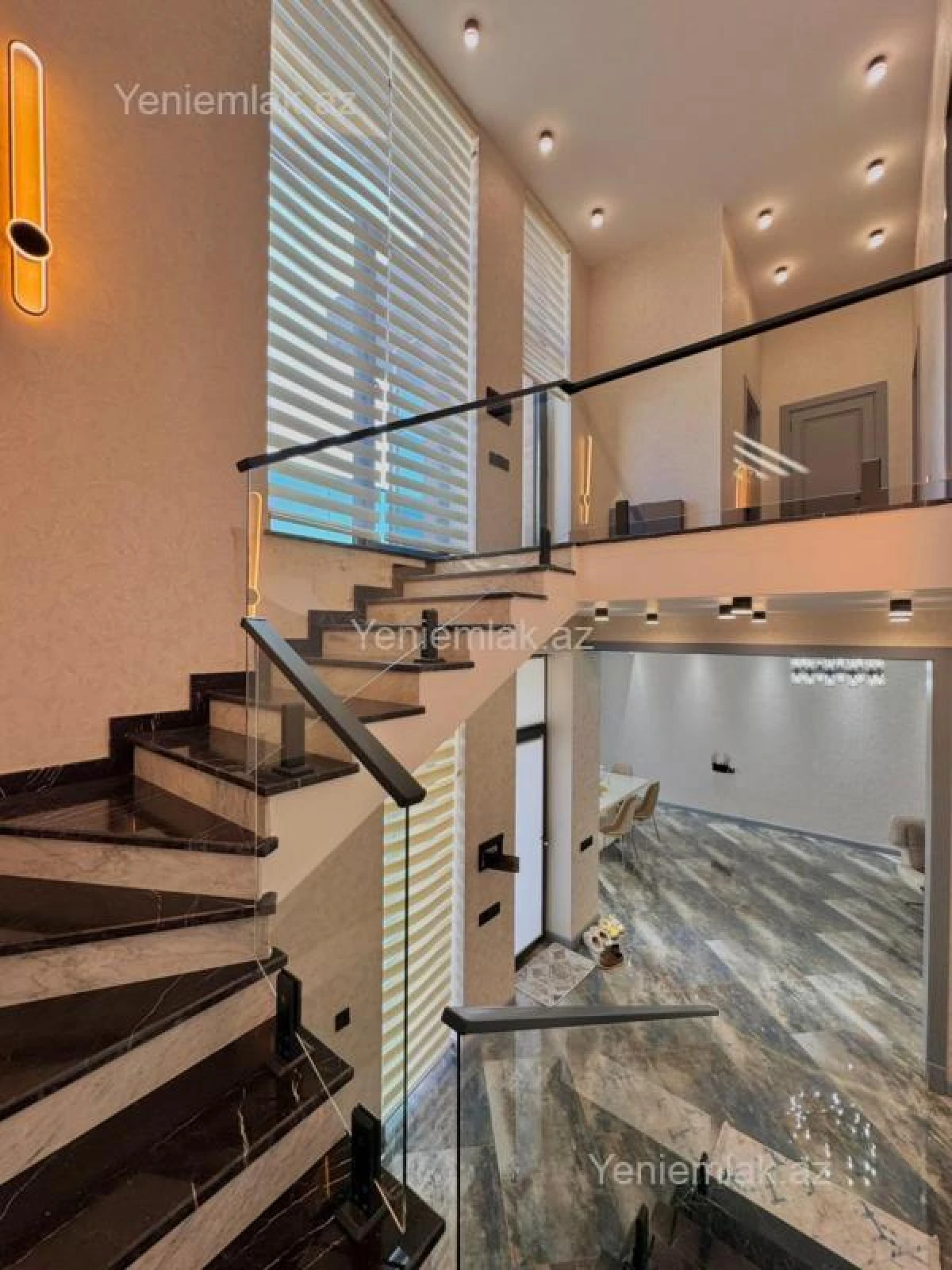 Satılır 4 otaqlı həyət evi 250 m²