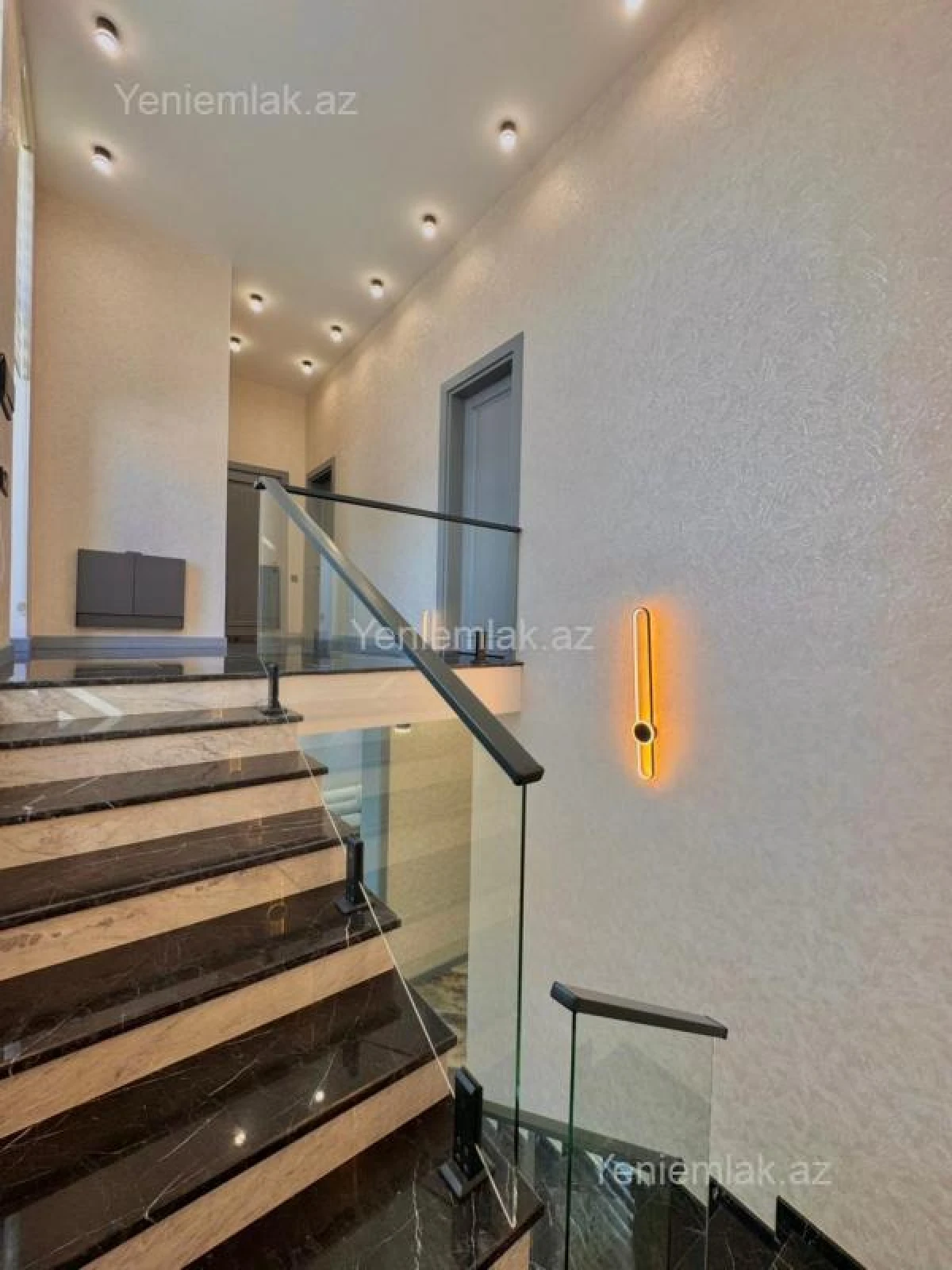 Satılır 4 otaqlı həyət evi 250 m²