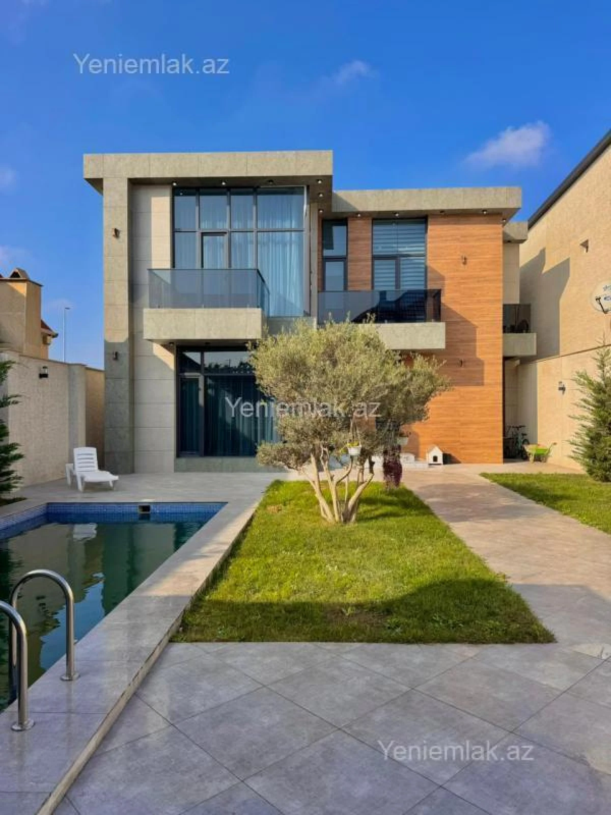 Satılır 4 otaqlı həyət evi 250 m²