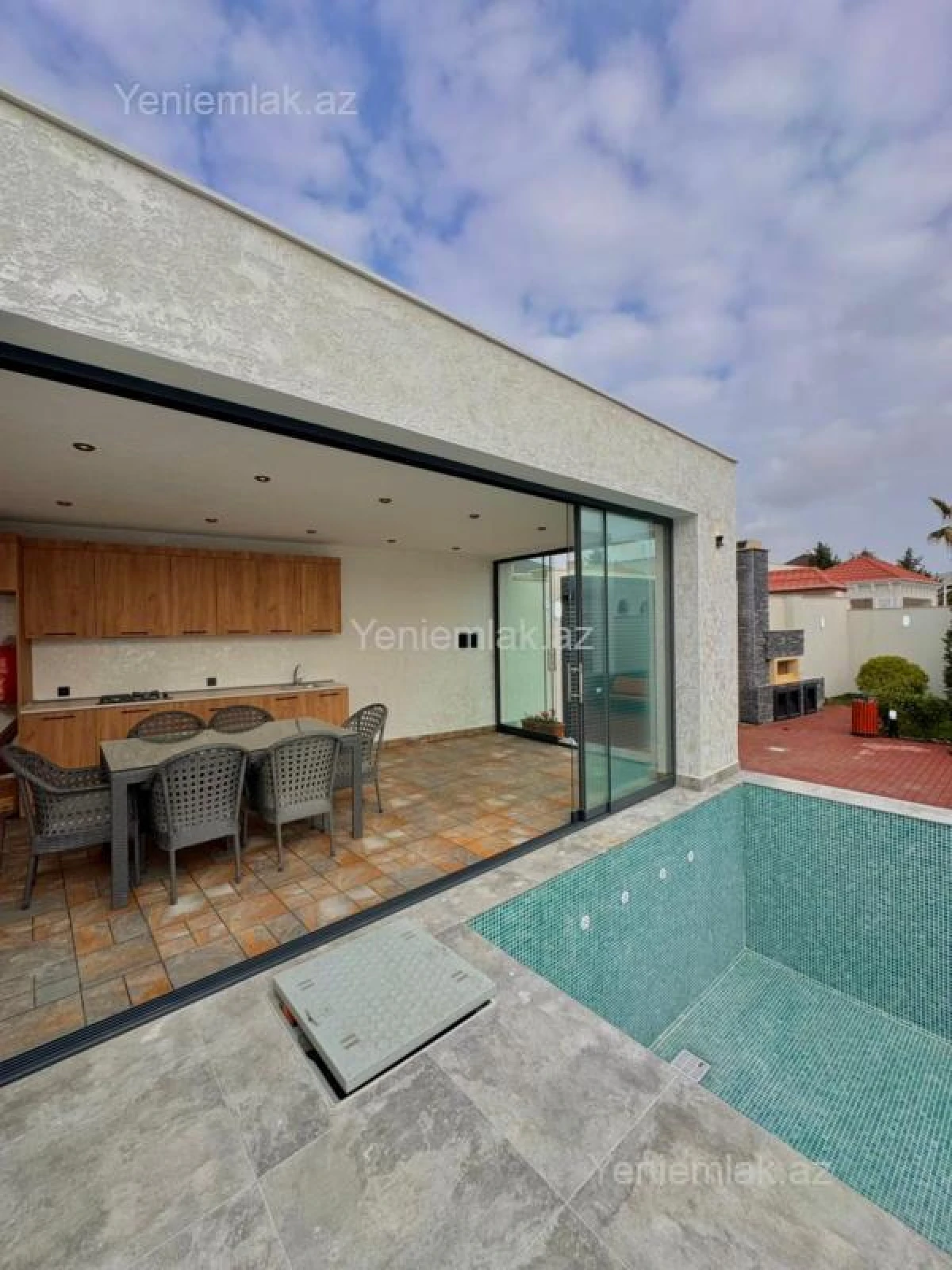 Satılır 4 otaqlı həyət evi 180 m²