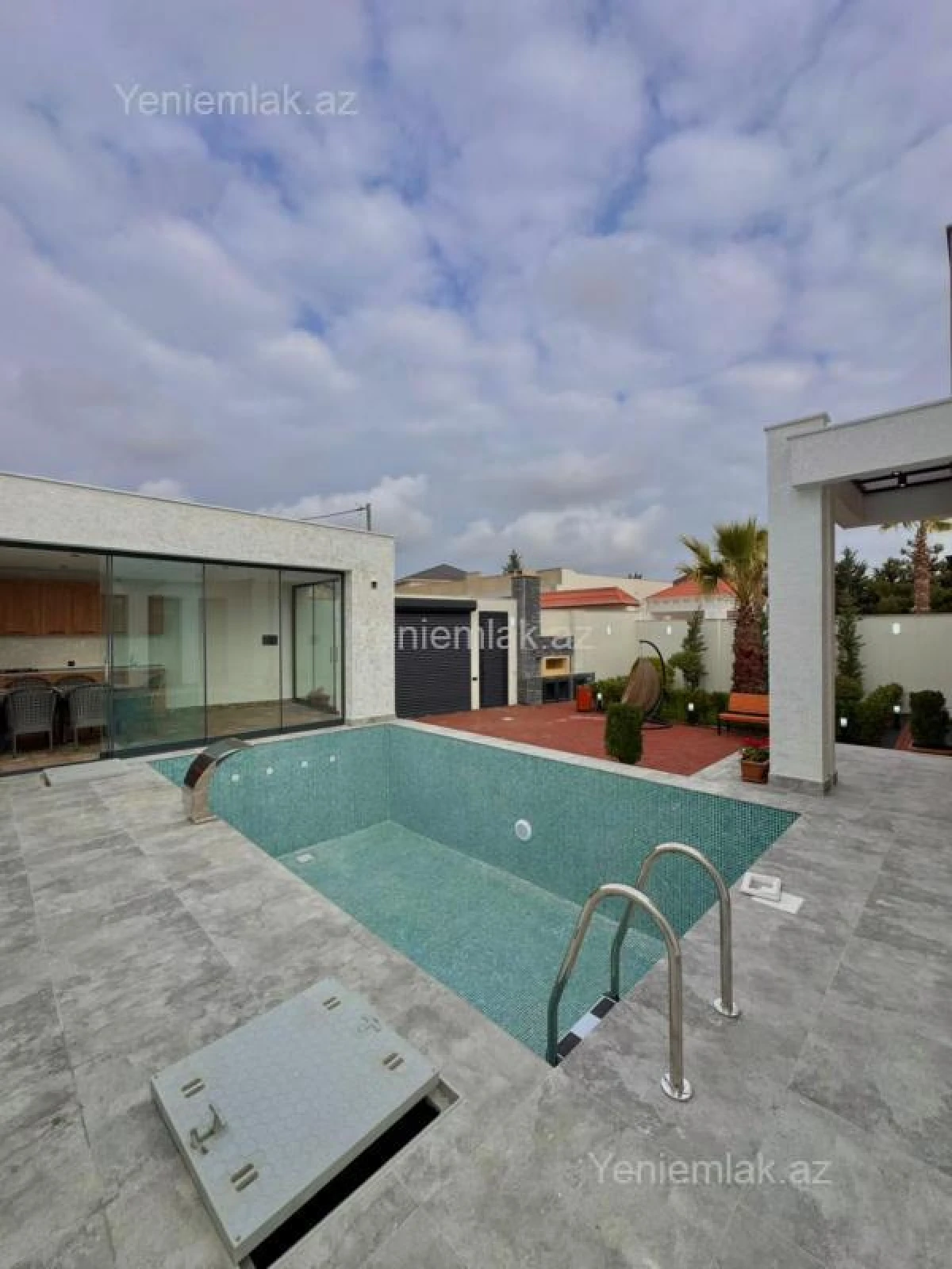 Satılır 4 otaqlı həyət evi 180 m²