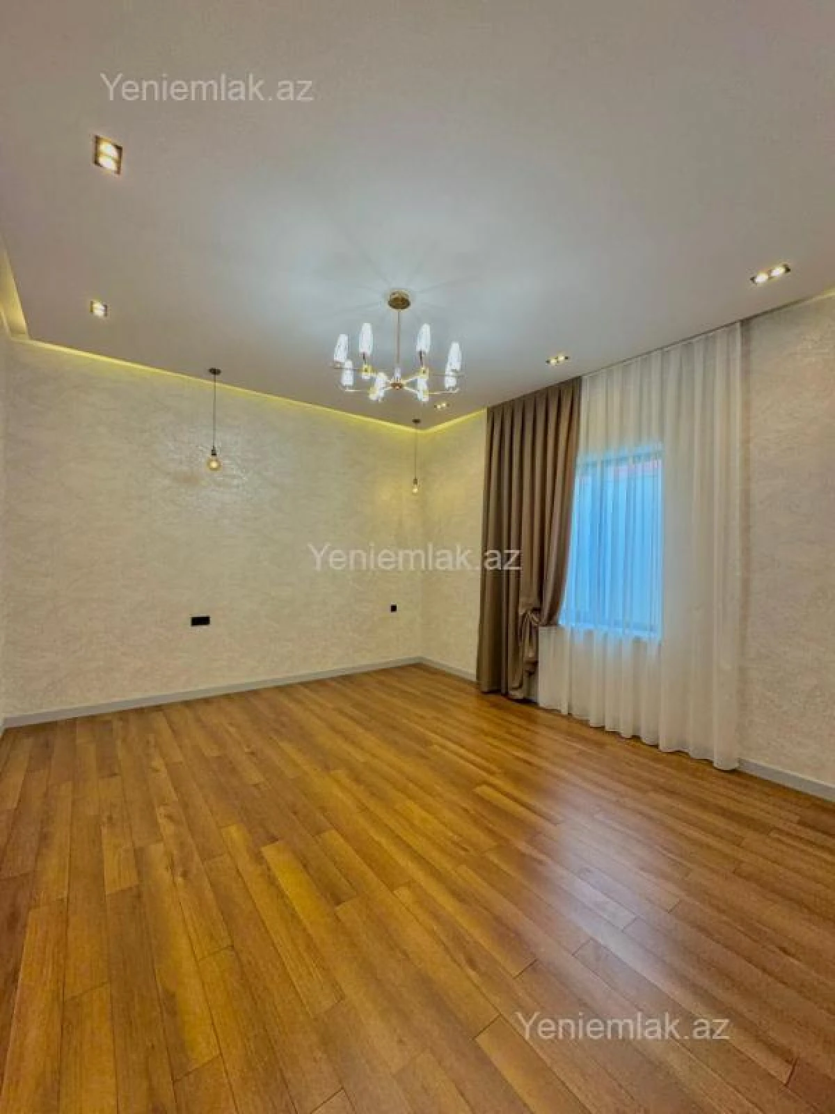 Satılır 4 otaqlı həyət evi 180 m²