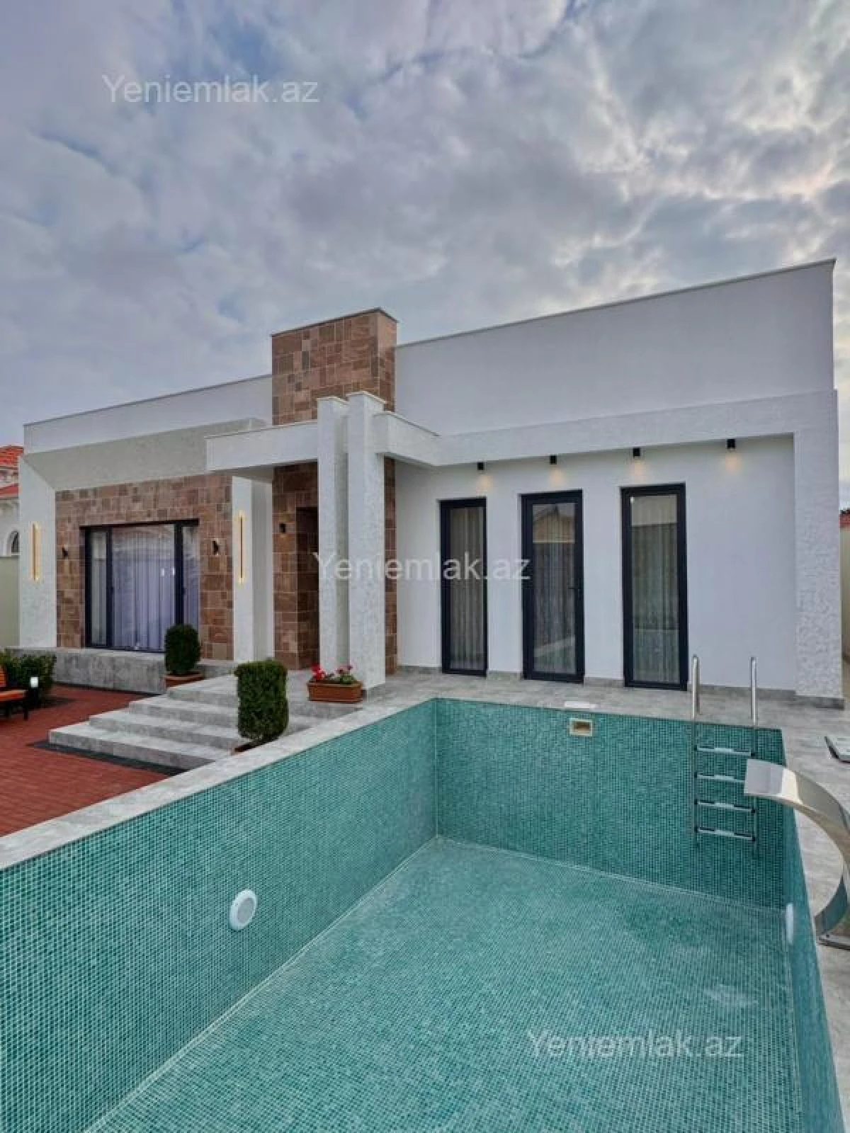 Satılır 4 otaqlı həyət evi 180 m²