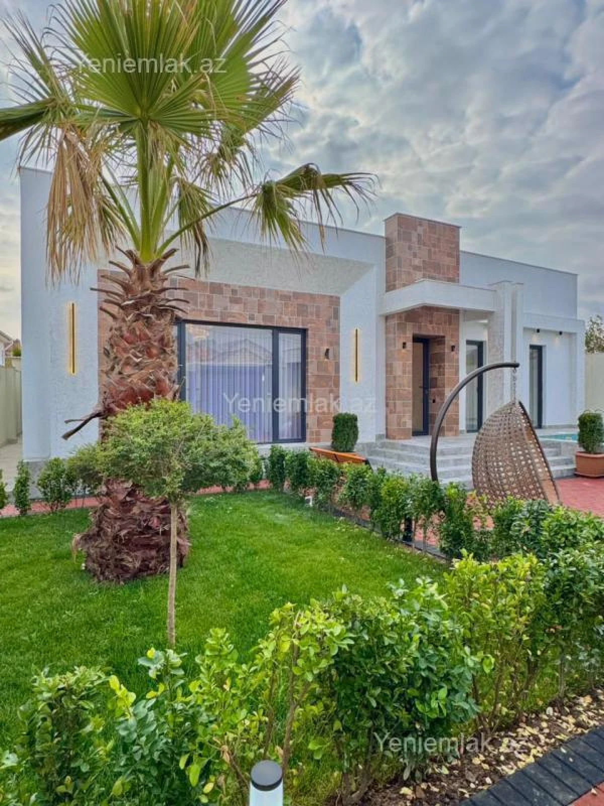 Satılır 4 otaqlı həyət evi 180 m²