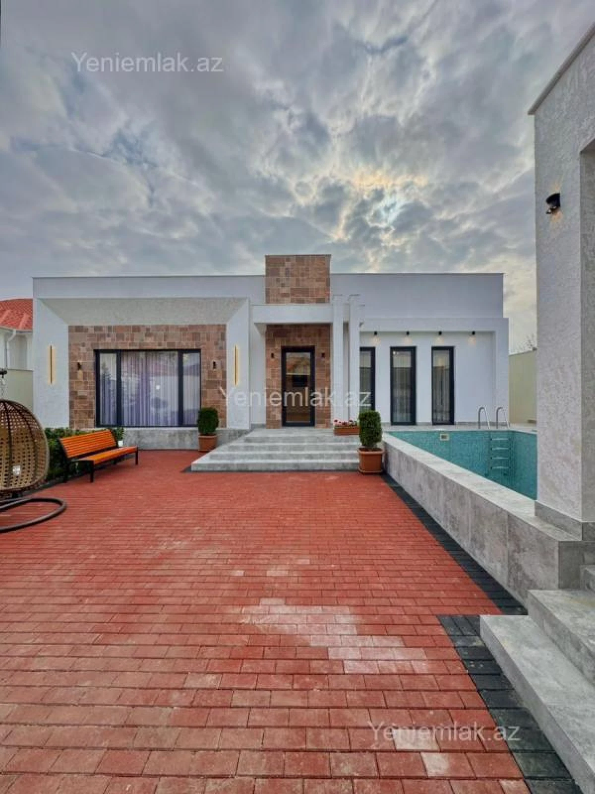 Satılır 4 otaqlı həyət evi 180 m²