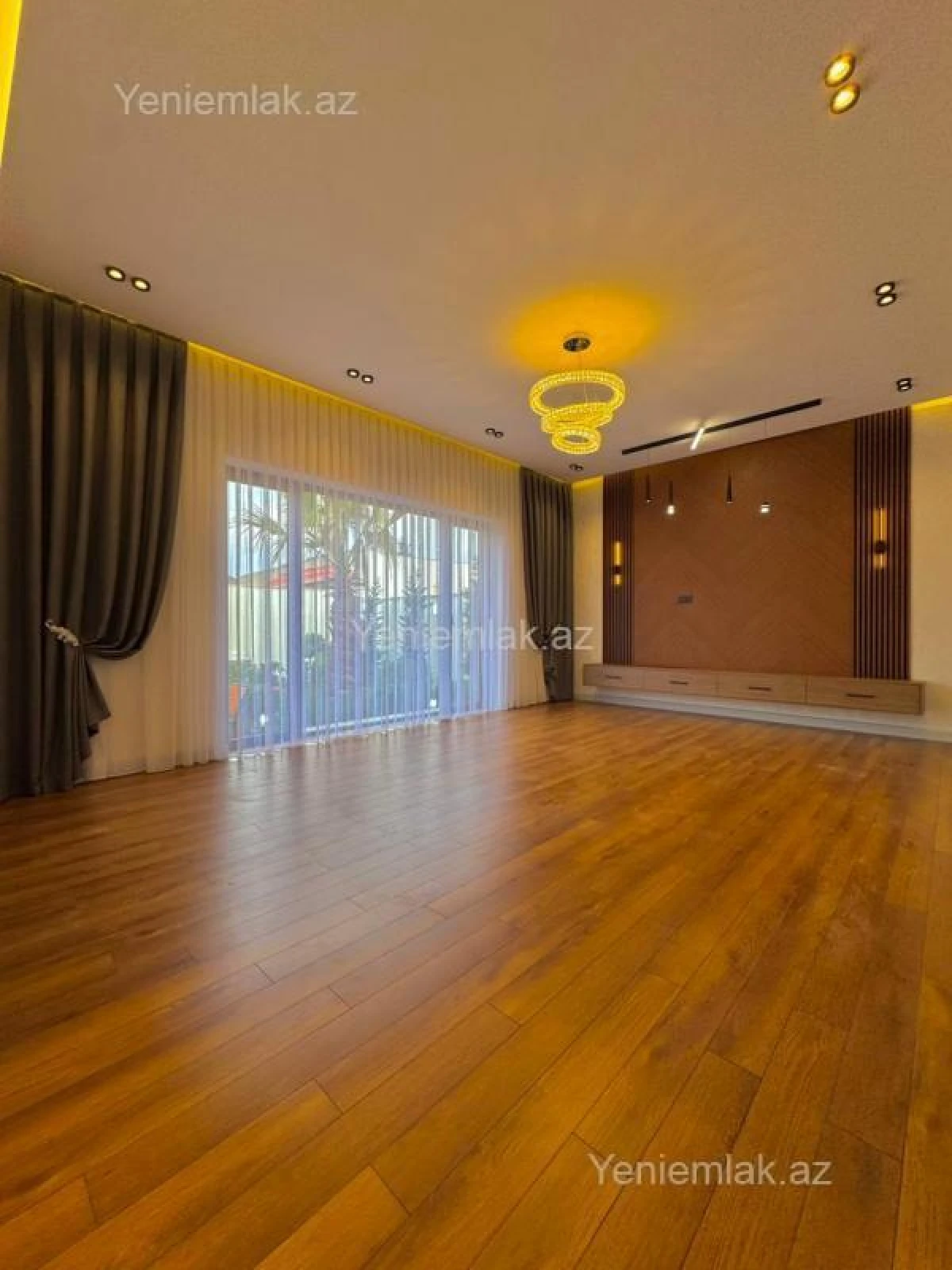 Satılır 4 otaqlı həyət evi 180 m²