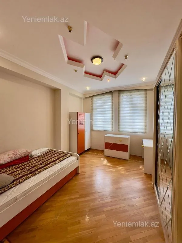 Satılır 4 otaqlı yeni tikili 158 m²