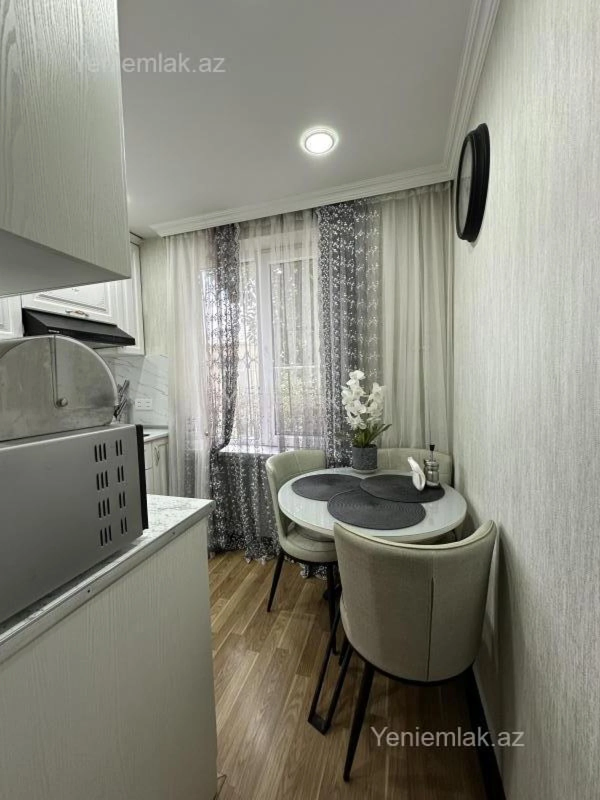 Satılır 3 otaqlı köhnə tikili 75 m²