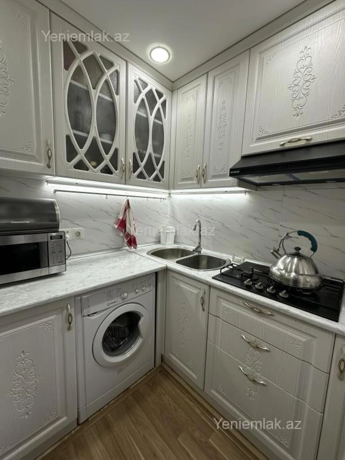 Satılır 3 otaqlı köhnə tikili 75 m²