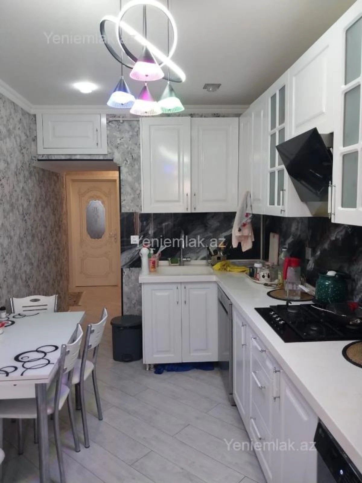 Satılır 3 otaqlı köhnə tikili 90 m²