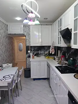 Satılır 3 otaqlı köhnə tikili 90 m²