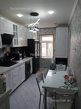 Satılır 3 otaqlı köhnə tikili 90 m²