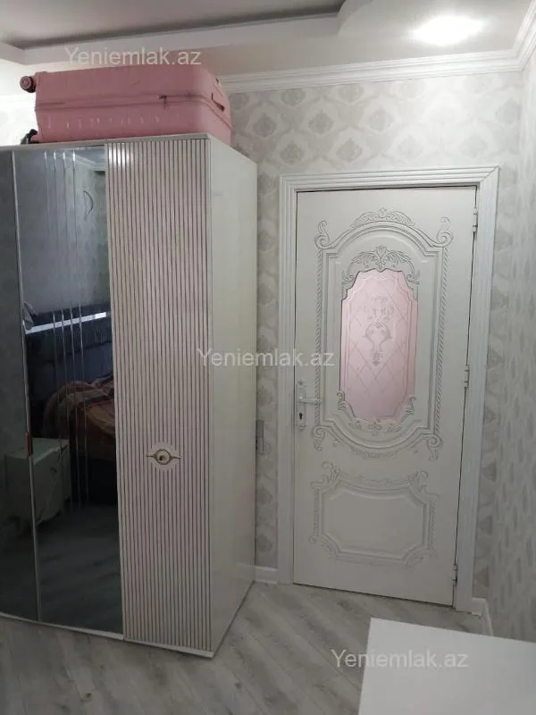 Satılır 3 otaqlı köhnə tikili 90 m²